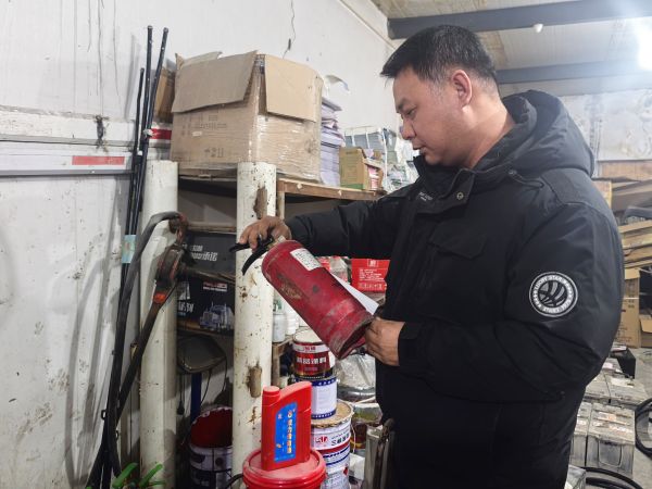 防寒潮、保安全！天筑集团重力公司开展拉网式隐患排查 为冬季技改施工上紧“安全锁” (1).jpg