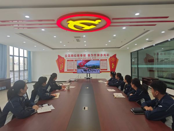 天筑四分公司召开春节前警示教育大会并收看《榜样10》(1).jpg