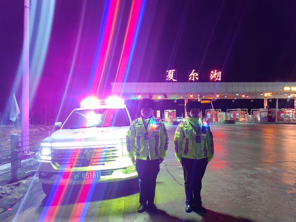 02141771066309486764.jpg 图一:特克斯执法大队执法人员开展夜间巡查.jpg